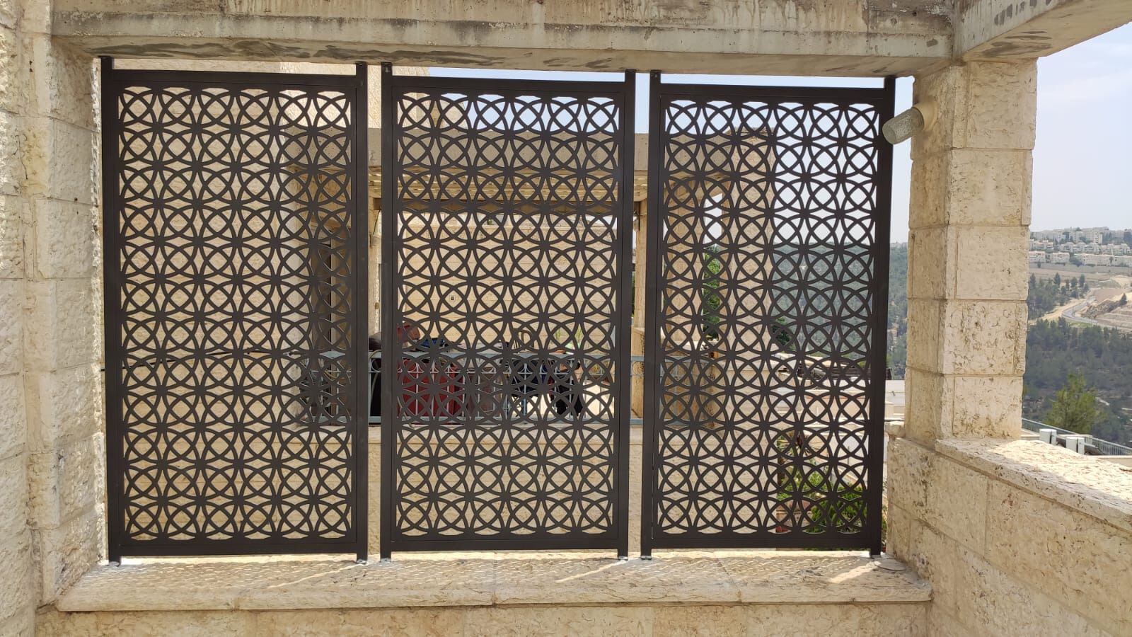 משרביה ממתכת בעיצוב אישי - איל הברזל - איל עבודות ברזל מעוצבות