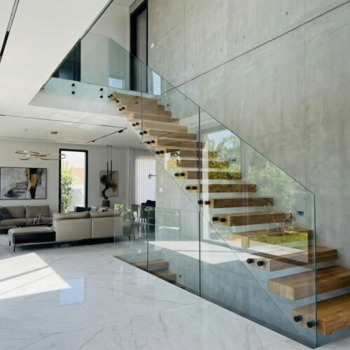 מדרגות ברזל צפות דגם 827